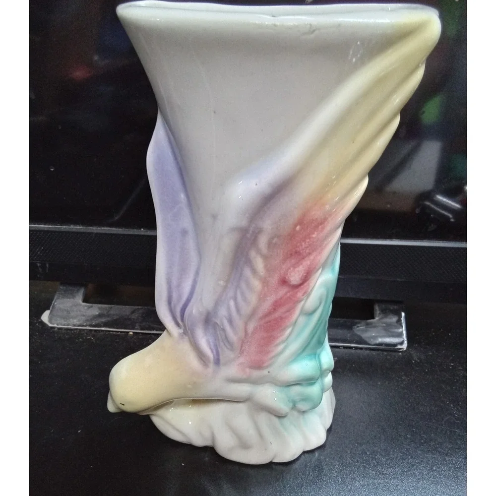 Vintage Ceramic Bird Wall Pocket Vase Pastel Glazed Mid Century Floral Planter‎
